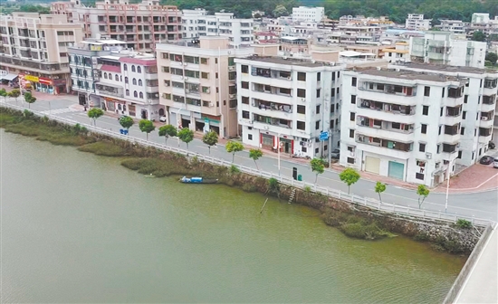 改造前房屋外立面。 改造前房屋外立面。