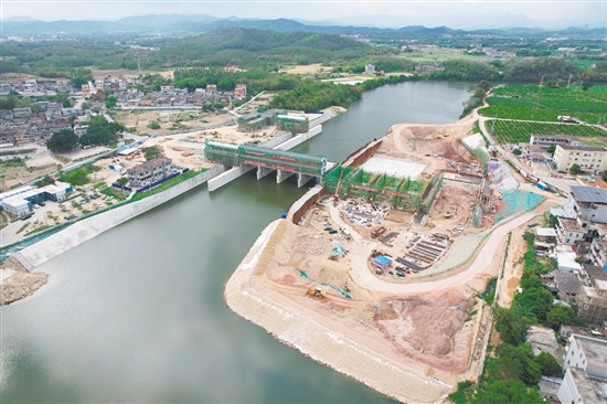 恩平市抢抓施工“黄金期”，加快推进东成水闸工程建设。