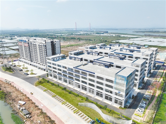 银洲湾电子信息园是2026年省重点建设项目。 银洲湾电子信息园是2026年省重点建设项目。