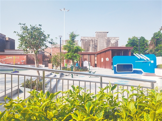 龙泉村文化公园由马观适先生捐建，该村对闲置侨捐项目进行改造，打造了村民“家门口”最靓的公园。