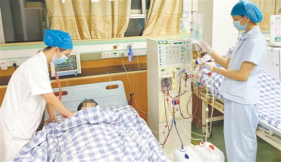 经过专业救治，患者脱离生命危险，病情好转出院。