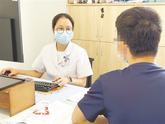 双相情感障碍患者的康复，离不开规范医疗和家庭支持。