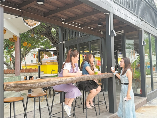 恩平市圣堂镇水塘村“初心咖啡屋”成为年轻人的“打卡点”，自2月开业以来，累计实现营业额15万元。