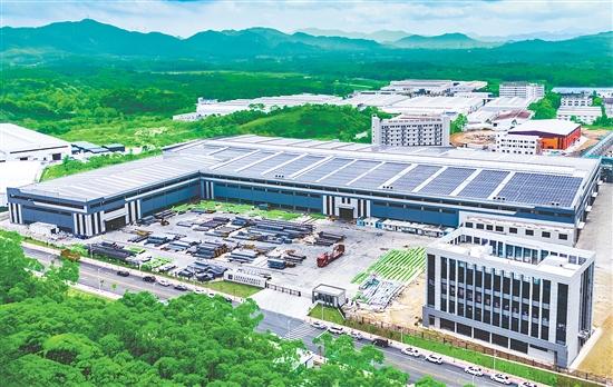 广东东建重工科技有限公司作为三合镇2026年新投产企业,项目总投资2.5亿元,年产40000吨金属建筑材料,达产后年产值超2.6亿元。 广东东建重工科技有限公司作为三合镇2026年新投产企业,项目总投资2.5亿元,年产40000吨金属建筑材料,达产后年产值超2.6亿元。