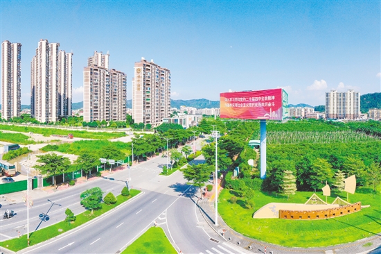 美丽圩镇出入口。