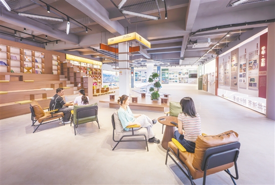 美丽圩镇客厅展示了古井镇的历史文化、特色产业与未来愿景。