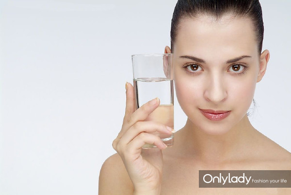 多喝水真的就能有好皮肤?其实饮水也有大学问