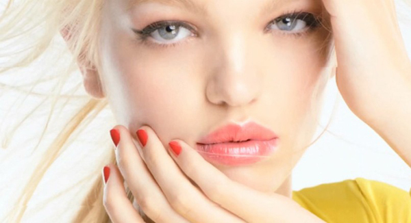 冬天嘴唇干燥起皮怎么办 教你几招还你水润红