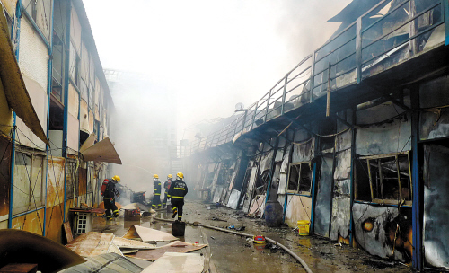 鹤山建筑工地 宿舍工棚失火-中国江门网·江门
