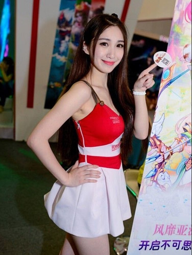 十万麻将Showgirl巡场秀登陆江门<em>动漫</em>  现场拍