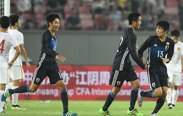 国青1-5完败日本 谢硕两送对手大礼吴少聪建功