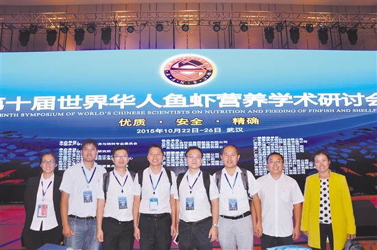 刘阿朋时常参加各类行业会议和论坛，以此提高自己的工作能力。