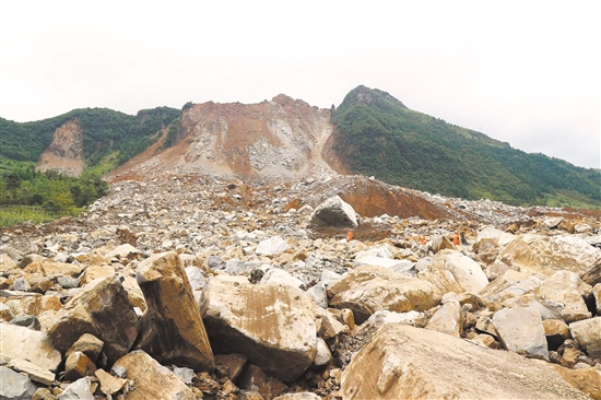 贵州纳雍县发生山体滑坡目前已造成3人死亡32人失联 中国财经界 www.qbjrxs.com