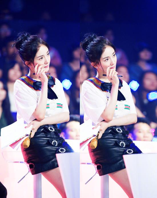 杨幂开始玩 下半身失踪 证明秋天已经到喽-中国