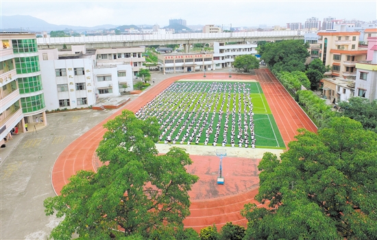 新民人口_新民高中郭冠樱事件图
