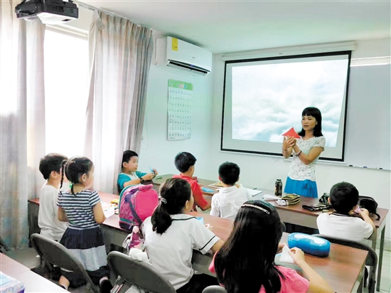 华文教师在海外用汉语掀起“中国风” 中国财经界 www.qbjrxs.com
