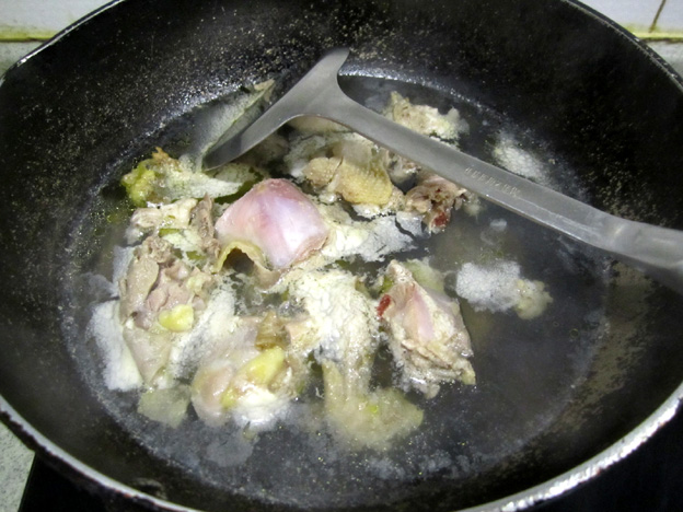 怎么解冻鸡肉块 50e549b5ad4c1cddca4d2f.jpg