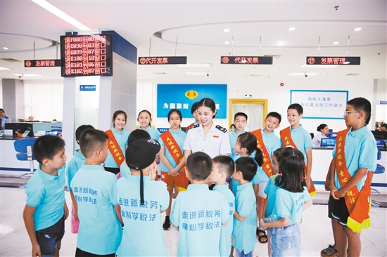 鹤山市税务局多措并举做实做细税收执法普法工