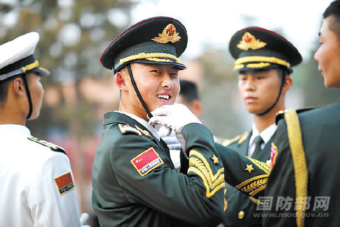 中国人民解放军仪仗大队:用青春为中国军人代言