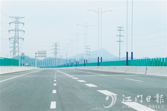台开快速路建设标准达到高速公路水平,将于今年3月底前通车.
