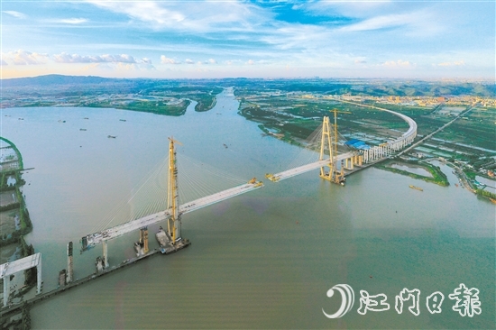 中开高速银洲湖特大桥建设顺利.