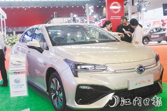 为方便消费者选购新能源汽车，中秋车展将设置新能源汽车展馆。