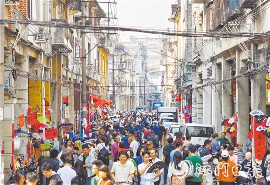 《狂飙》热播后，打卡侨都江门的游客络绎不绝。