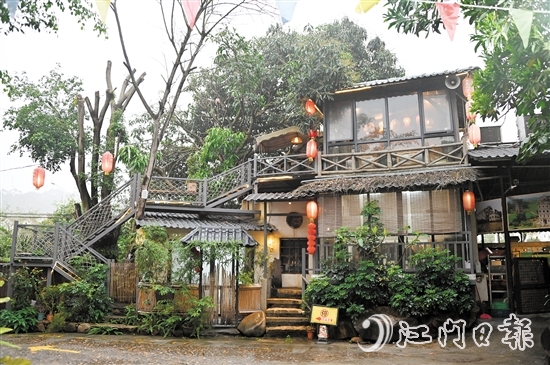 生态园林式餐厅是近年发展起来的一种新的餐饮休闲形式。