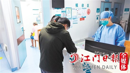 我市新冠疫情处于低水平流行期，呈零星散发状态。
