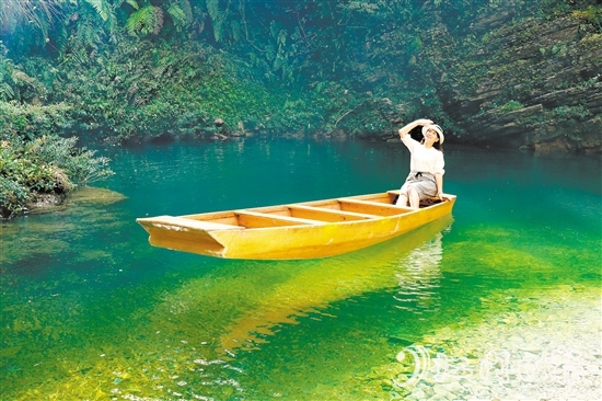 团友在屏山大峡谷游玩。团友提供