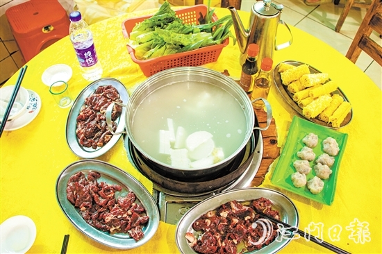 鲜嫩的牛肉令人垂涎欲滴。