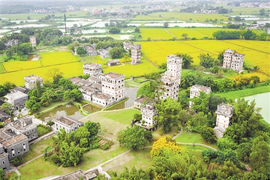 塘口镇自力村碉楼群。