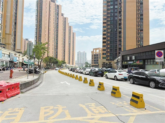 经整治后，该路段不再拥堵。