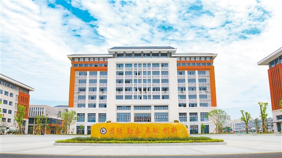 江门市技师学院荷塘校区。