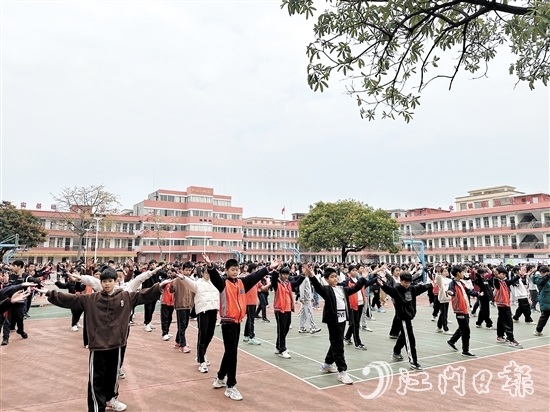 华丽蝶变的校园，为师生们提供了一个更为优质的学习环境、育人环境和活动场所。