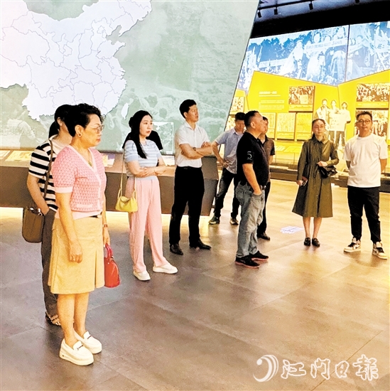 新会区政协港澳台侨和外事委员会到中国侨都华侨华人博物馆调研。