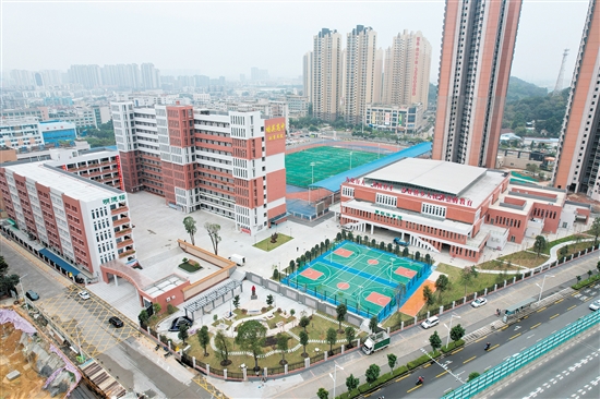 培英高中献章书院全景。