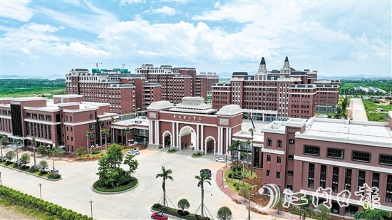 广州华立学院江门校区校园环境优美。