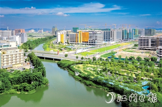 安全应急产业园在2022年以高分获评国家安全应急产业示范基地创建单位，今年4月荣获广东省特色产业园区，成为全省首个安全应急特色产业园区。