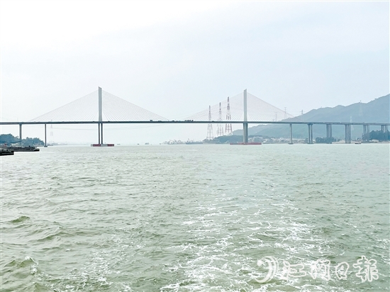 崖门出海口航道二期的正式开通，对于新会进一步发展水运经济具有重要推动作用。