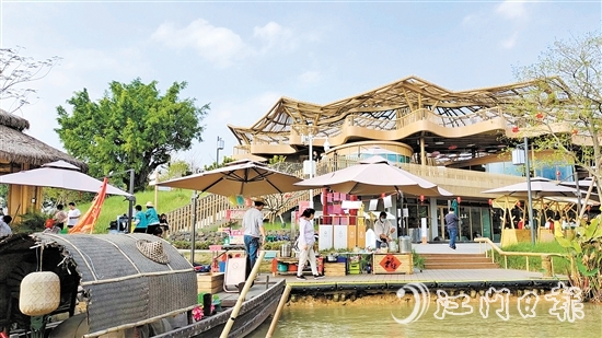 华侨城古劳水乡文旅项目落地后，年接待游客超149万人次。