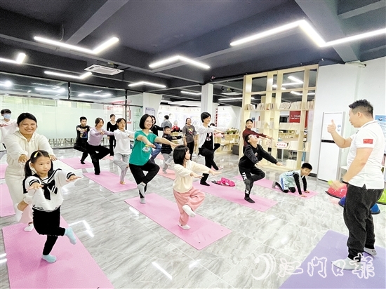 江海区为产业工人家庭提供贴心的暑期惠民活动，充实市民暑期生活。刘琼