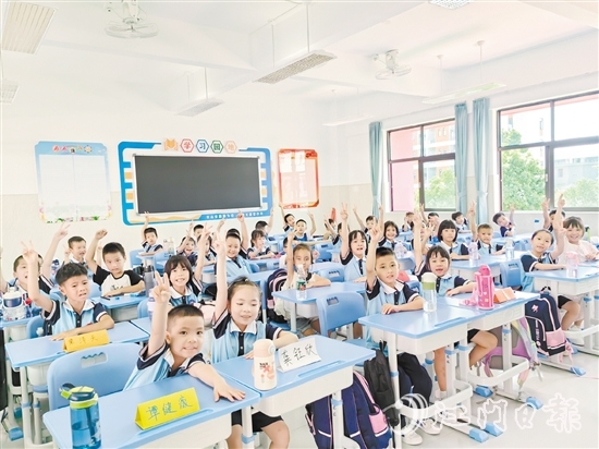 台城二小林荣源校区迎来两个班级的一年级新生。