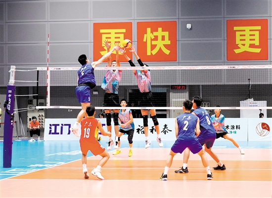 昨日，上海队与广东队展开激烈对攻，最终广东队不敌上海队，结束本赛区的对决。