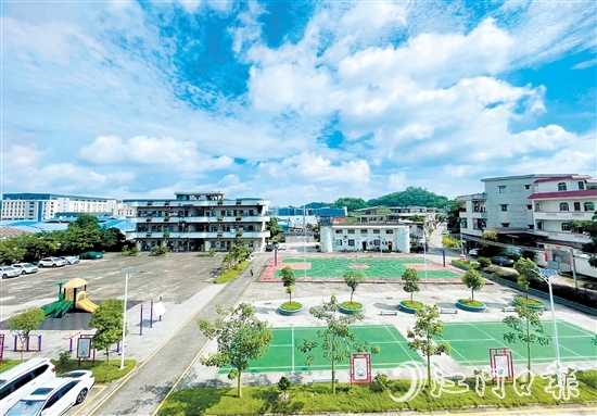 原隔朗小学球场完成翻新改造。