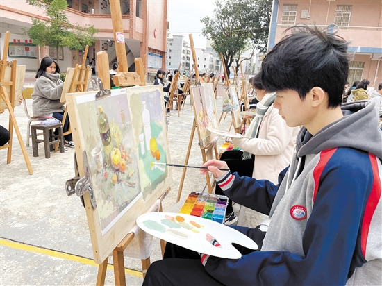 恩城二中力促学生全面发展。