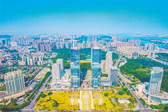 环五邑华侨广场商圈已成为江门商圈顶流。