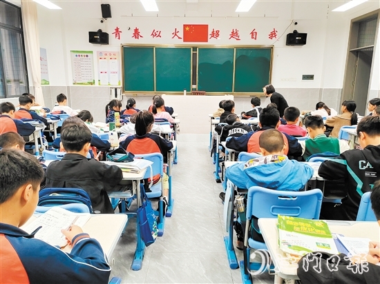 大槐镇打造“晚托学堂”，为企业员工分忧。