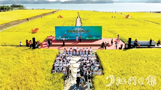 各种农文旅节庆活动、创意农业活动有力拓宽增收致富途径，助力乡村产业振兴。图为在大沙镇举办的捕鱼周活动。