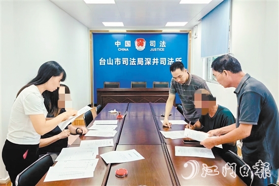 深井镇对排查出的矛盾纠纷制定针对性化解措施，力求发现一起、介入一起、化解一起。